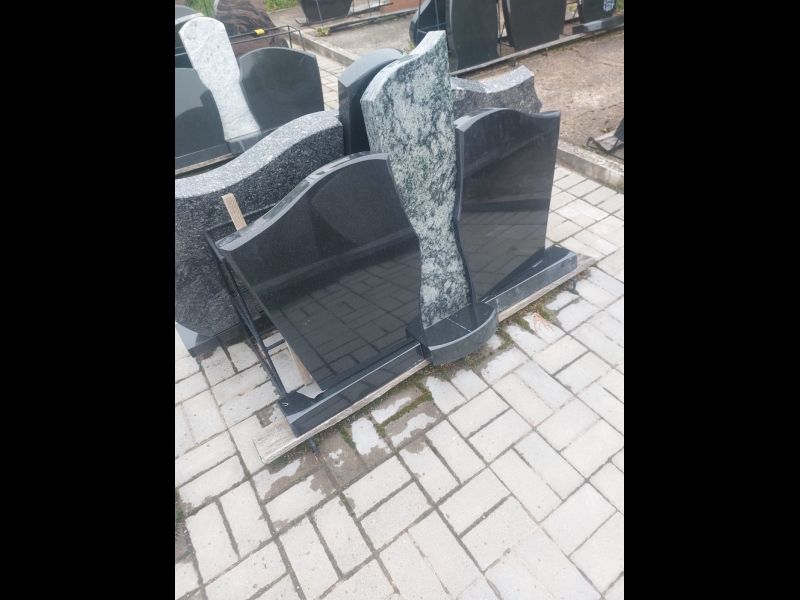 Kapu pieminekļu uzstādīšana