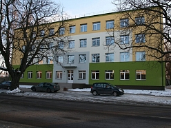 Atjaunota ēkas fasāde