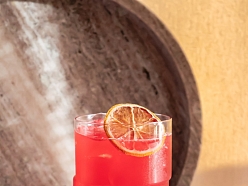 Summer Spritz- atsvaidzinošs kokteilis ar citrusīgu vieglumu un vasaras dzirksti