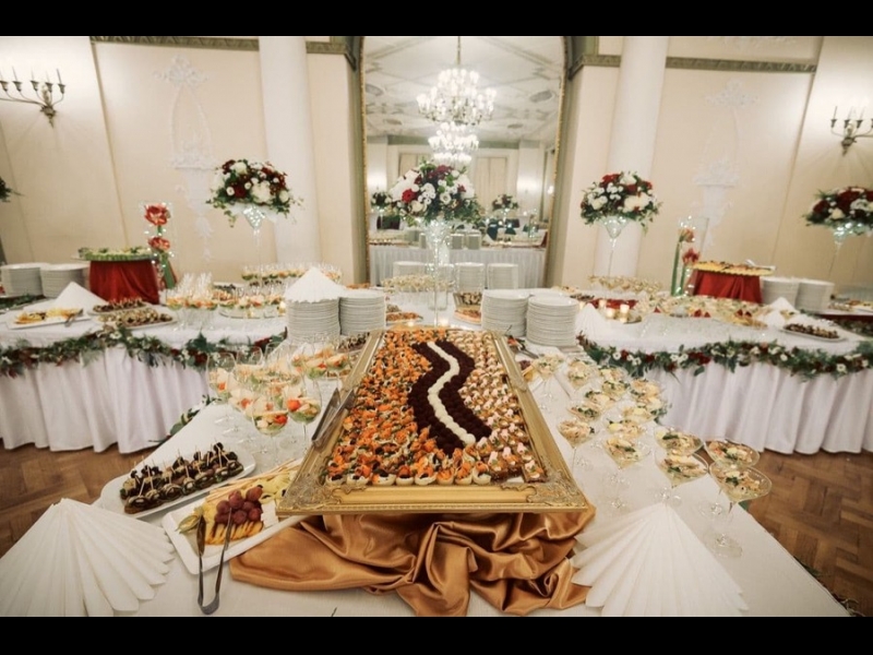 Uzkodu plates