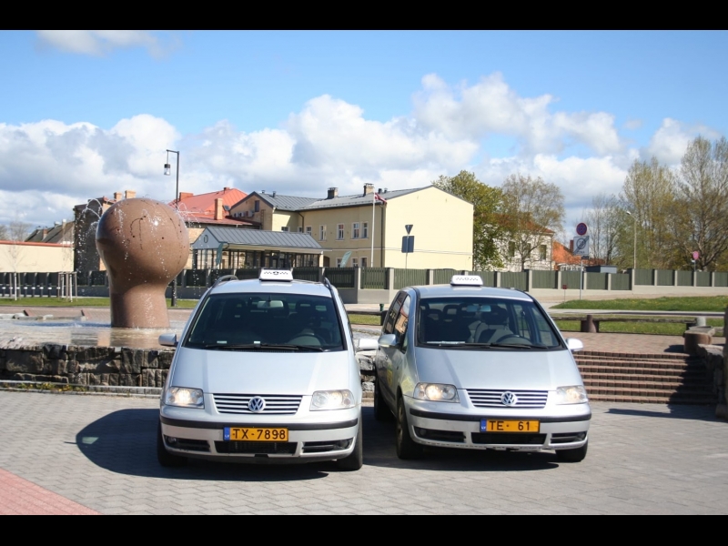 Taksometri ar 2 vadītājiem - aizvedīsim jūsu auto!