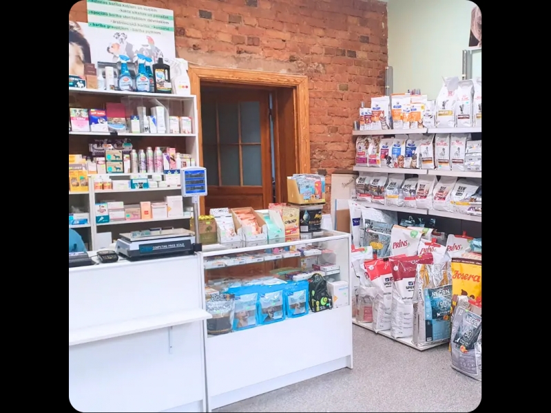 Veterinārā aptieka ar dzīvnieku barību