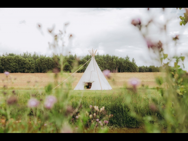 Tipi tent