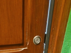 Durvju regulēšana un slēdzenes remonts.