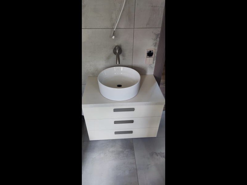 Vannas istabas skapītis