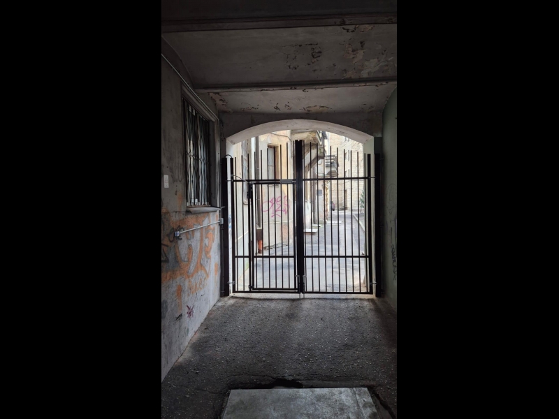 Veramie varti ar metala trubinu pildijumu