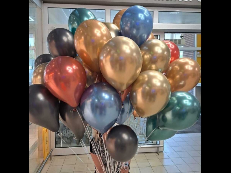 Metālisko hēlija balonu pušķis