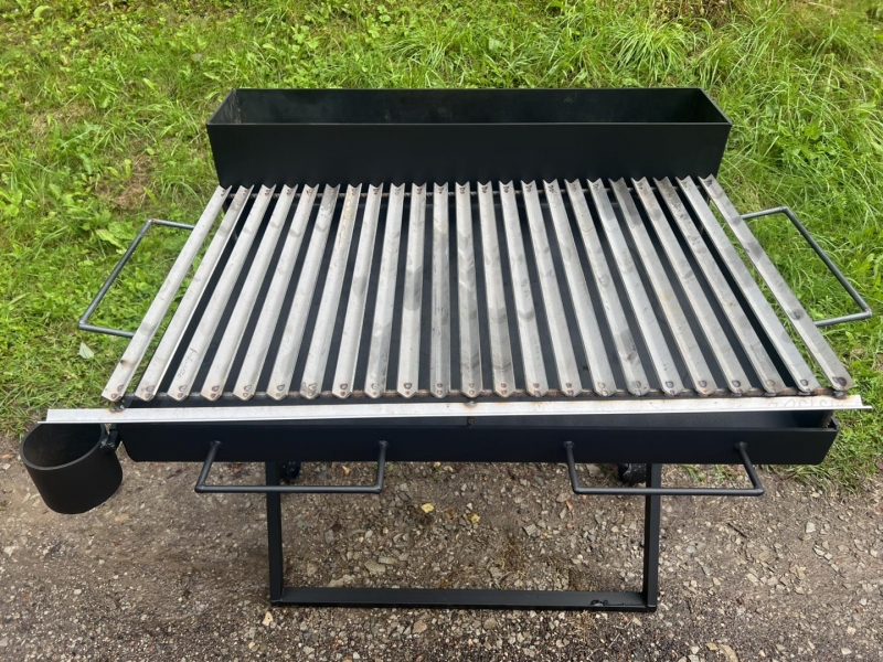 Grils uz ritentiņiem