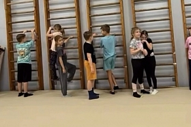 Sporta stunda privātajā vidusskolā "Innova"