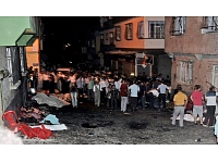 Sprādzienā kāzu svinībās Gaziantepas pilsētā Turcijas dienvidaustrumos gājuši bojā vismaz 50 cilvēki un vēl vairāki desmiti ievainoti.