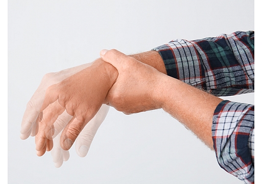 Trīce, esenciālā trīce un Parkinsona slimība: kādas ārstēšanas iespējas pieejamas Latvijā?