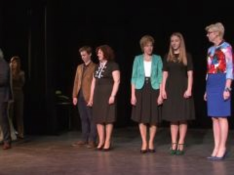 Latgales Reģionālā TV: Rēzeknē apbalvo labākos skolēnus un viņu pedagogus