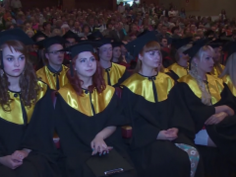 Latgales Reģionālā TV: Daugavpils Universitātē izskanējuši vasaras izlaidumi