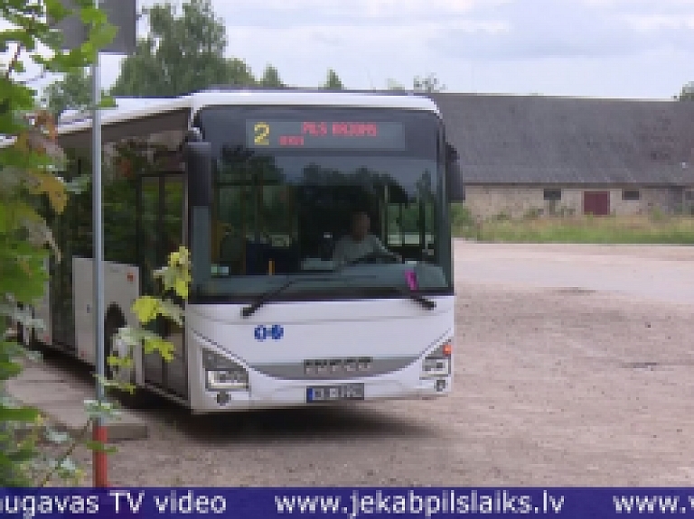 Vidusdaugavas TV: Jēkabpilī testē jaunu IVECO markas autobusu