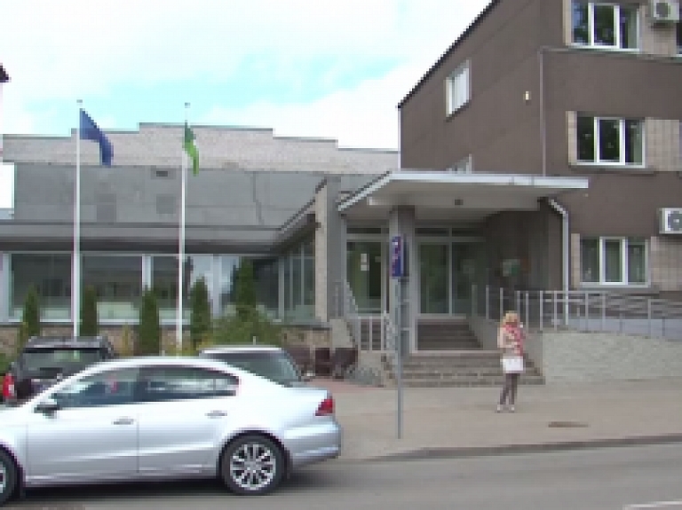 Latgales Reģionālā TV: Tiek godināti labākie Rēzeknes novada skolēni