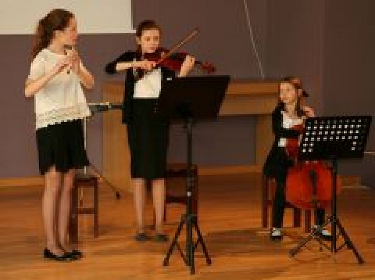 Ādažu Mākslas un mūzikas skola aicina pievienoties jaunus talantus