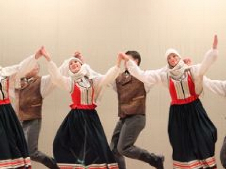 Latvijas senioru deju kolektīvi vienosies Madonas piecdancī