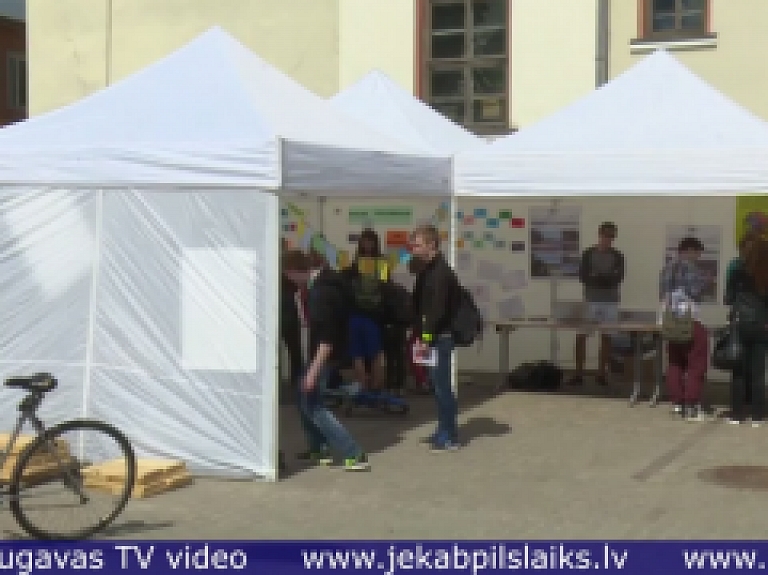 Vidusdaugavas TV: Jēkabpiliešiem stāsta par Eiropas Savienības piedāvātajām iespējām