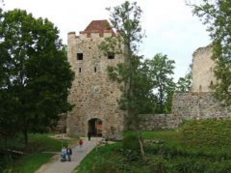 Aicina darbā Siguldas pils kompleksa vadītāju