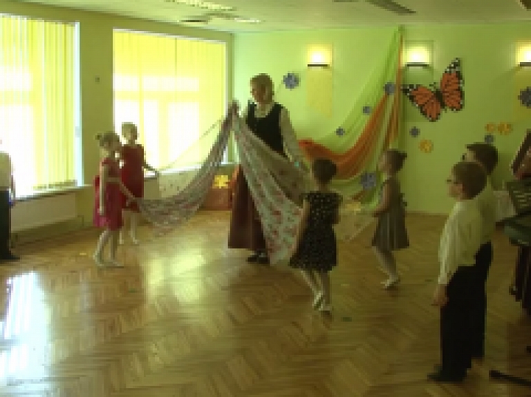 Latgales Reģionālā TV: Rēzeknes PII "Ausakelītim" aprit 45 gadi