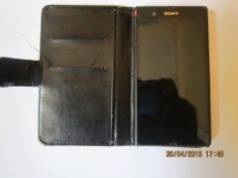 Autobusā Garkalne-Ādaži-Rīga atrasts telefons