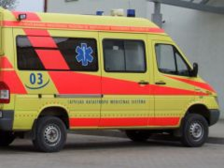 Garāžā aizdegoties motorolleram, Rēzeknē cietis pusaudzis