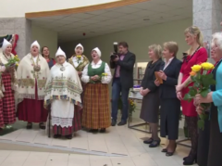 Latgales Reģionālā TV: 35 gadu garumā Līvānos godā aušanas tradīcijas