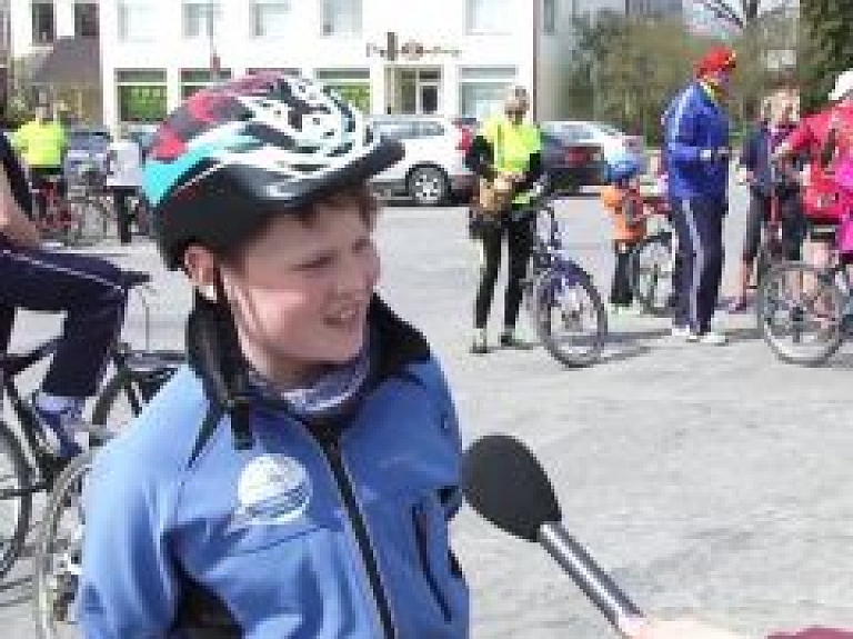 Pirmais velobrauciens pa Talsu apkārtni