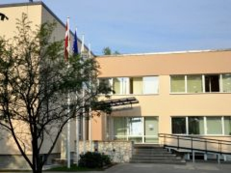 Carnikavas novada pašvaldības darba laiks maija svētkos