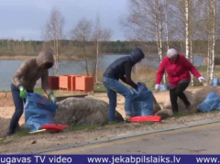 Vidusdaugavas TV: Jēkabpilī Lielās Talkas laikā labiekārto Mežaparka teritoriju