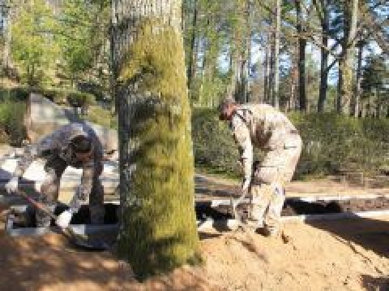 Nacionālo bruņoto spēku karavīri talko Carnikavas novadā