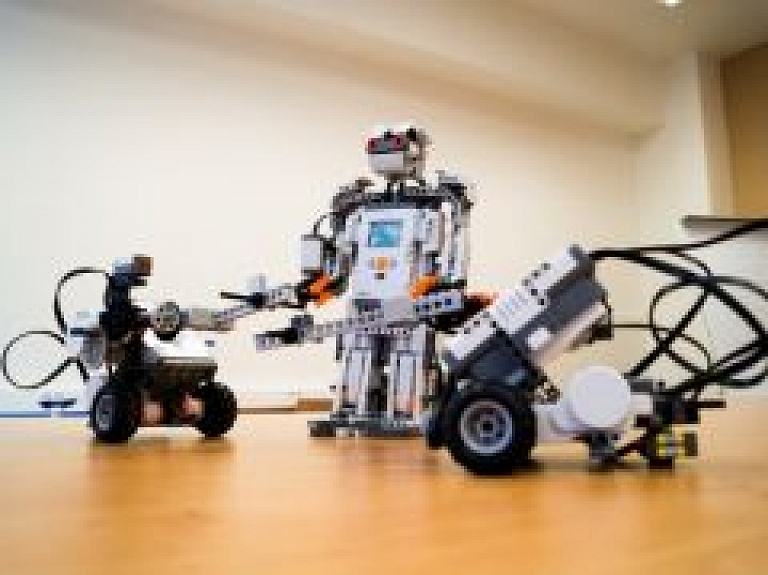 Madonā plāno izveidot LEGO robotikas pulciņu
