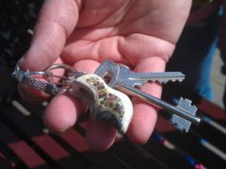 Carnikavas parkā atrastas atslēgas