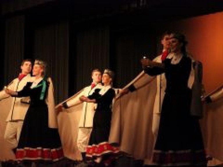 Madonā ieskandinās XI Latvijas skolu jaunatnes dziesmu un deju svētkus