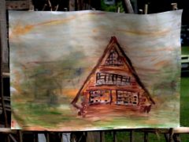 Nodeg Ziedoņa klēts Murjāņos; māju no uguns nosargā