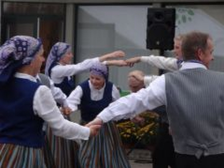 Rēzeknes pašvaldība apstiprina dotāciju tautas mākslas kolektīviem