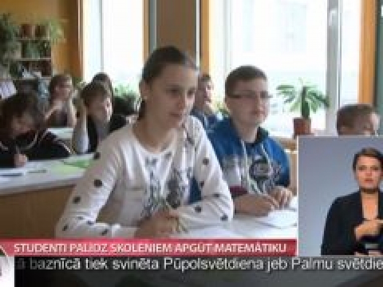 Studenti palīdz Līvānu novada skolēniem apgūt matemātiku