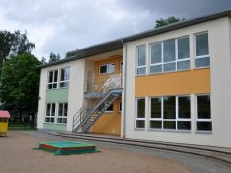 Bērnudārzs "Riekstiņš" aicina darbā auklīti