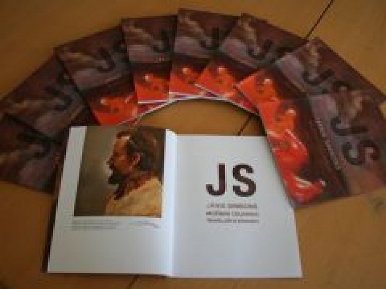Izdots mākslas katalogs "Jānis Simsons - Mūžības Ceļinieks"