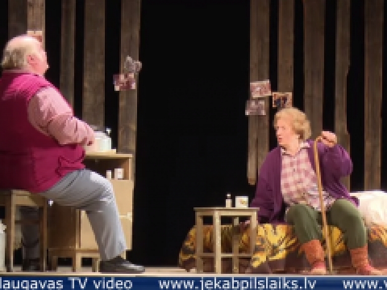 Vidusdaugavas TV: Pēteris Draņevičs savā jubilejas pasākumā dāvā skatītājiem izrādi "Zemes nodoklis"