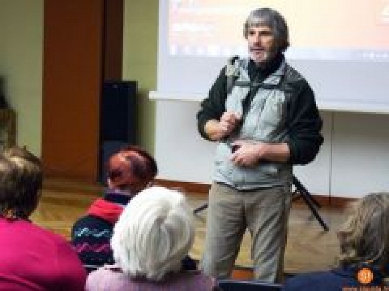 Aicina uz tikšanos ar Bruno Šulcu un sarunu par Ķīnu