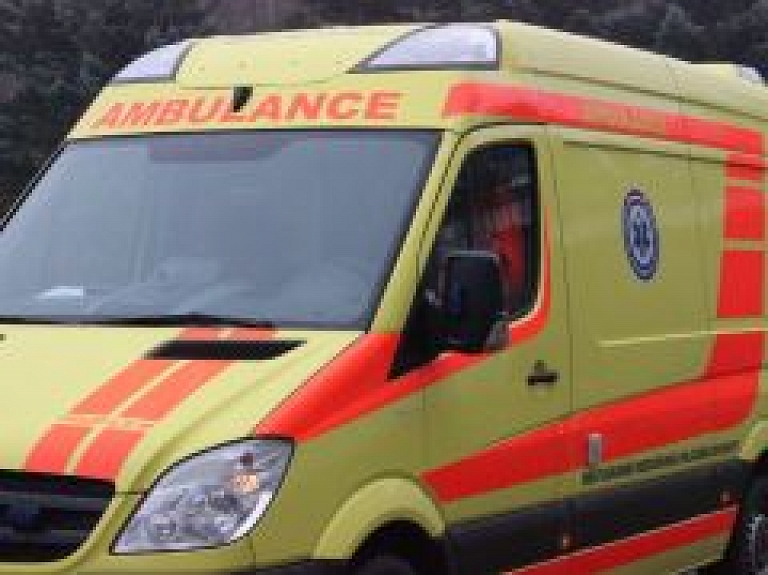 Pārtrauks ātrās palīdzības automašīnu nodrošināšanu ārpakalpojumā