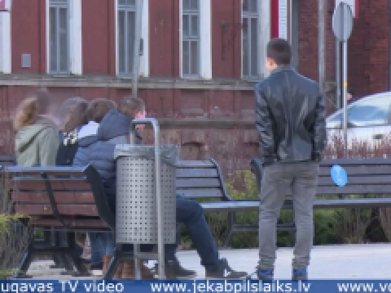 Vidusdaugavas TV: Pērn Jēkabpilī no ģimenēm izņemti 25 bērni, kuri cietuši no vardarbības