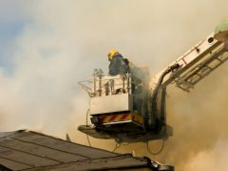 Ugunsgrēkā Saulkrastos gājuši bojā divi cilvēki