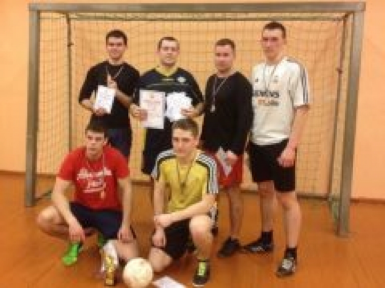 VRK komandai uzvara Rēzeknes augstskolas telpu futbola turnīrā