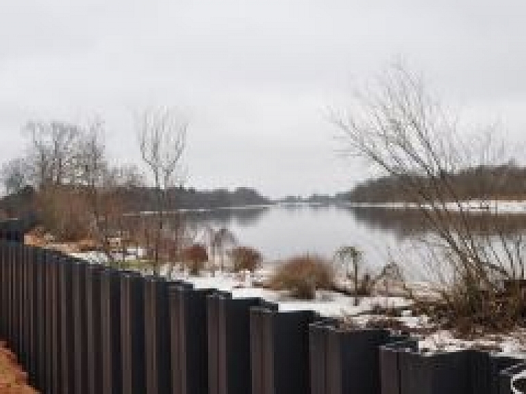 Carnikavas novadā top vērienīgākā jaunā hidrobūve valstī