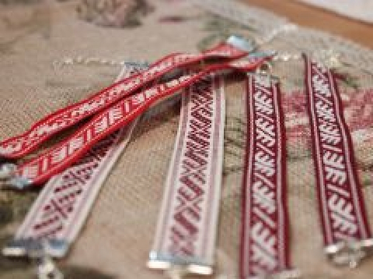 Tautas lietišķās mākslas studija "Ērgļi" aicina pieteikties mācekļus