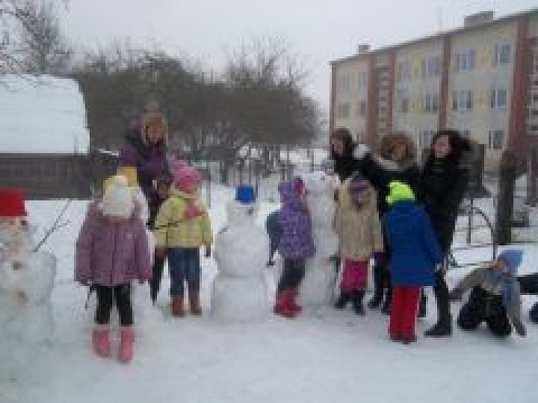 Balvu PII "Pīlādzītis" viesojās "ēnas"