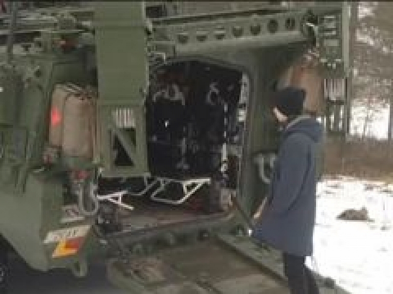 Skolēni "ēno" ASV karavīrus