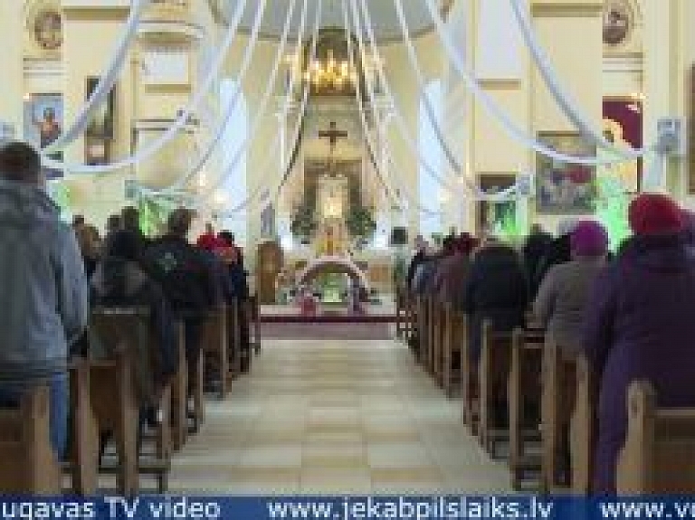 Vidusdaugavas TV: Līvānieši godina svētā Jāņa XXIII relikviju